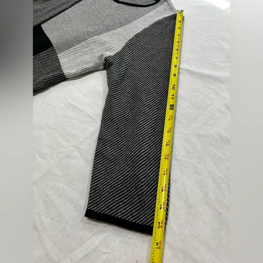 Anne Klein Black and Gray Knit Top - Picture 7 of 8